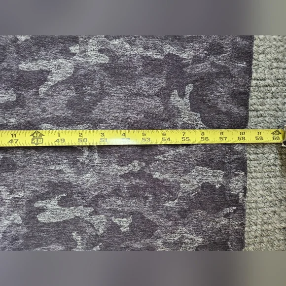 lululemon athletica Charcoal Camouflage Vinyasa Wrap - Picture 10 of 13